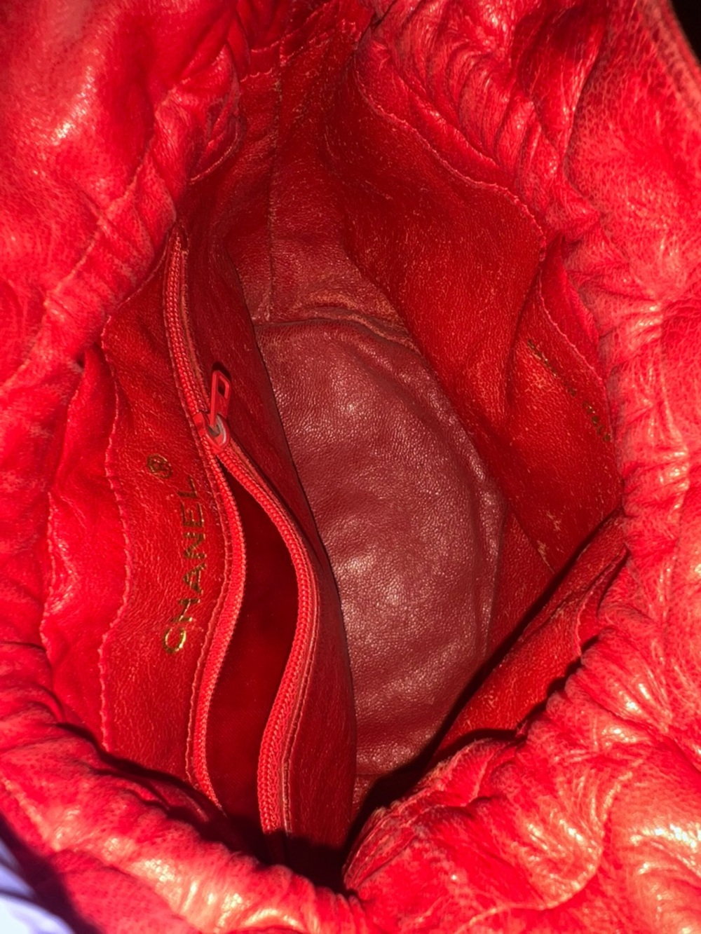 CHANEL Red Quilted Leather Drawstring Crossbody Bag - Picture 5 of 8